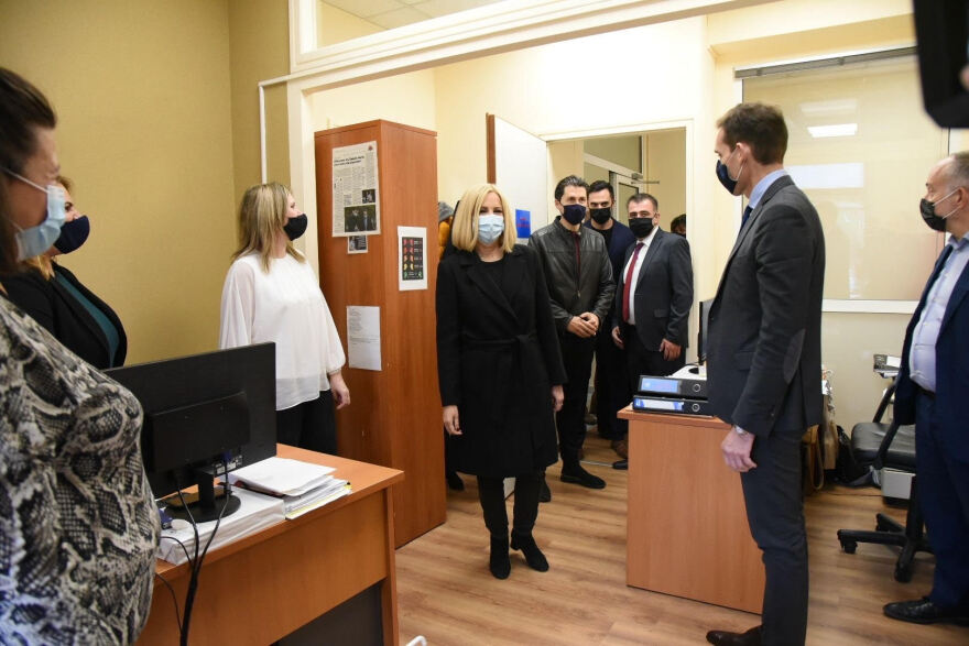 Γεννηματά: Κάνουμε το πρώτο βήμα για να δημιουργηθούν βιβλιοθήκες στα δημόσια νοσοκομεία