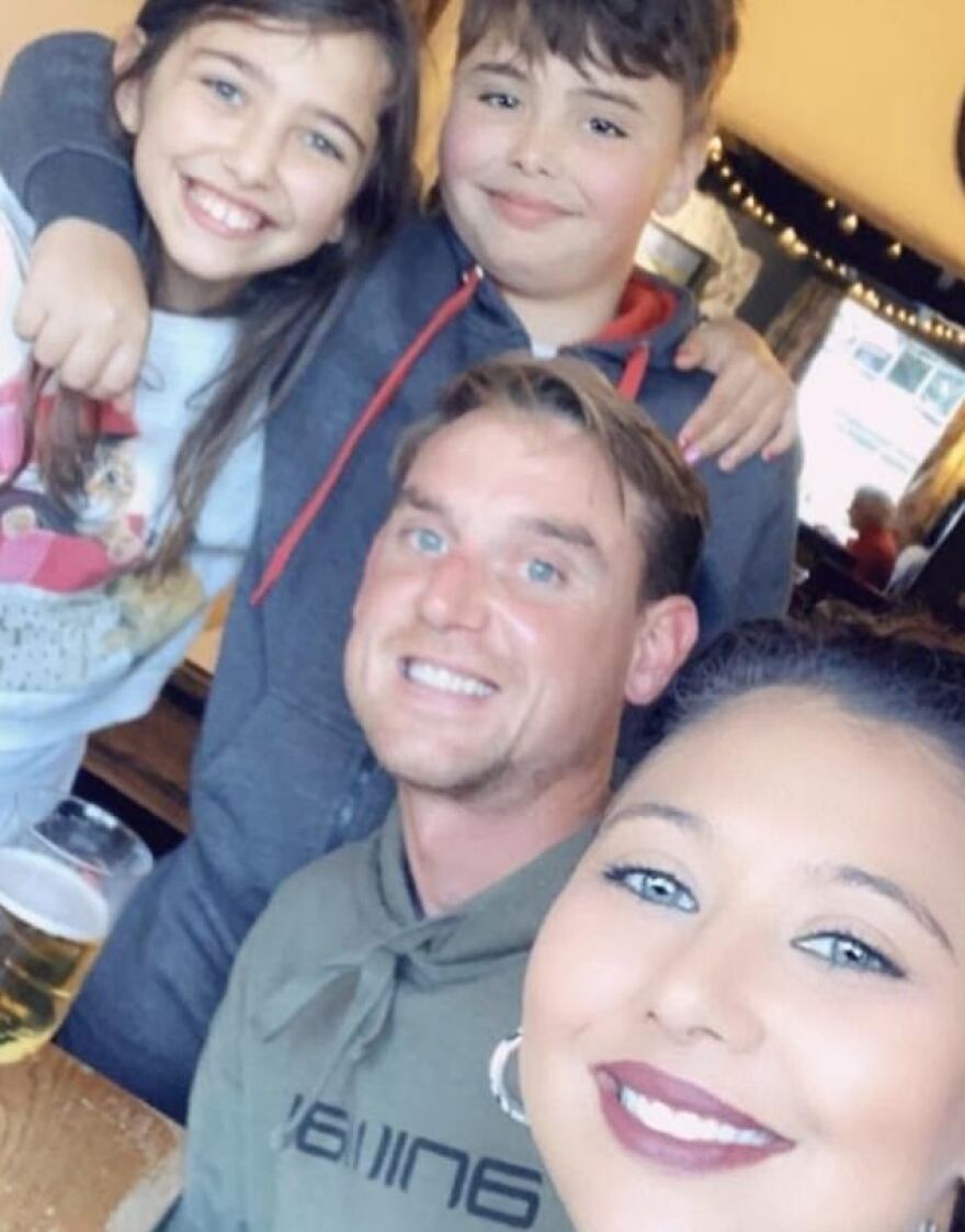 Η πιο άτυχη γυναίκα του 2020: Πέθανε ο πατέρας της από κορωνοϊό, απολύθηκε, της κάηκε το σπίτι και έμεινε άστεγη