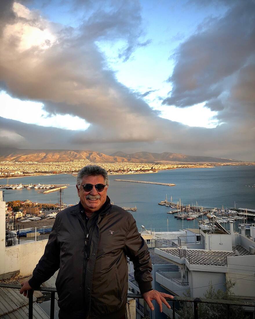 Μια Παραμονή Πρωτοχρονιάς στα βαπόρια με τον Λευτέρη Λαζάρου