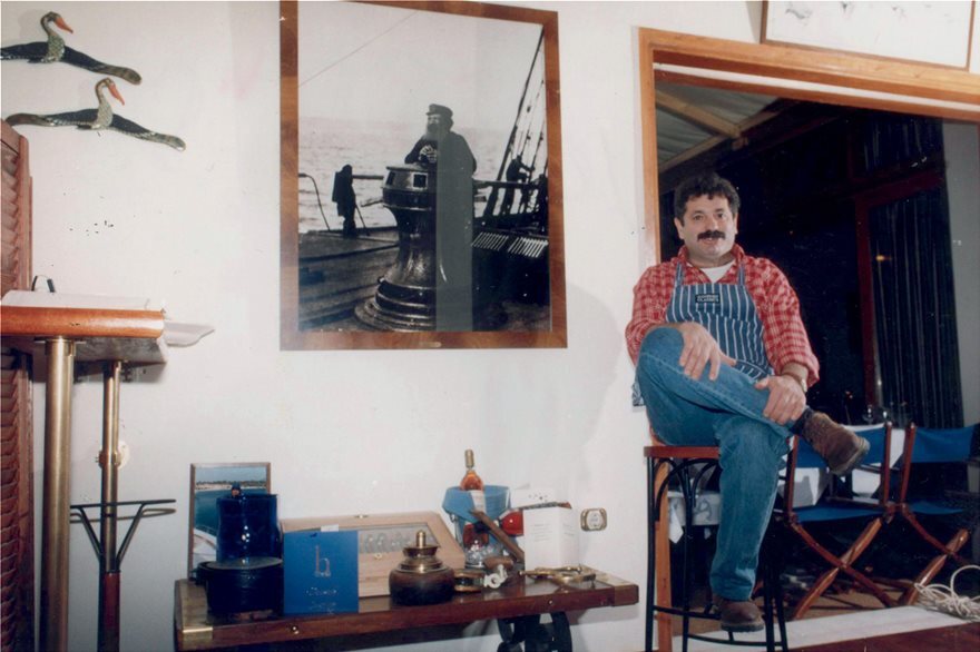 Μια Παραμονή Πρωτοχρονιάς στα βαπόρια με τον Λευτέρη Λαζάρου