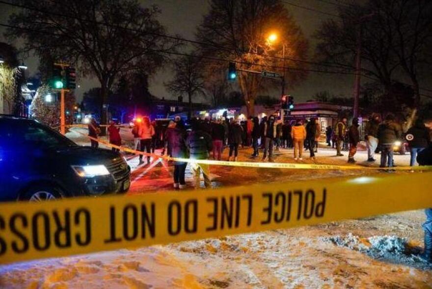 ΗΠΑ: Νεκρός έπεσε άντρας από αστυνομικά πυρά στη Μινεάπολη - «Θα δώσουμε το βίντεο» λέει η αστυνομία