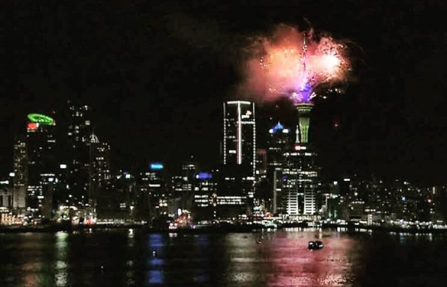 Νέα Ζηλανδία και Αυστραλία υποδέχτηκαν με εντυπωσιακά σόου το 2021 - Δείτε βίντεο