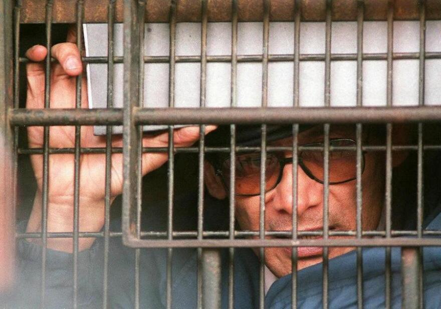 Σαρλ Σομπράζ: Στο BBC η ιστορία του «Φονιά Μπικίνι» που καταδίωκε τουρίστες στην Ασία