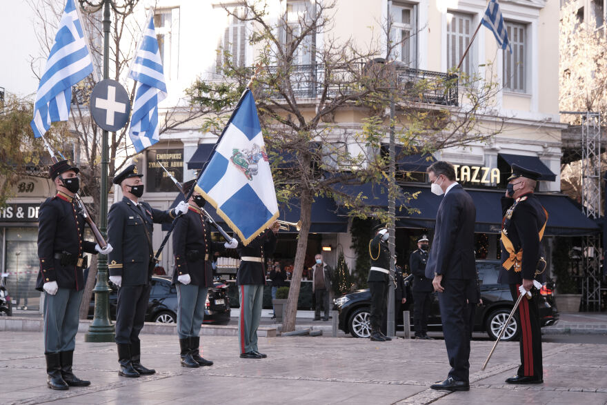 Μητσοτάκης και Σακελλαροπούλου παρακολούθησαν την πρωτοχρονιάτικη δοξολογία στη Μητρόπολη Αθηνών
