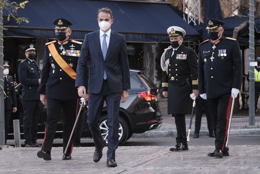 Μητσοτάκης και Σακελλαροπούλου παρακολούθησαν την πρωτοχρονιάτικη δοξολογία στη Μητρόπολη Αθηνών