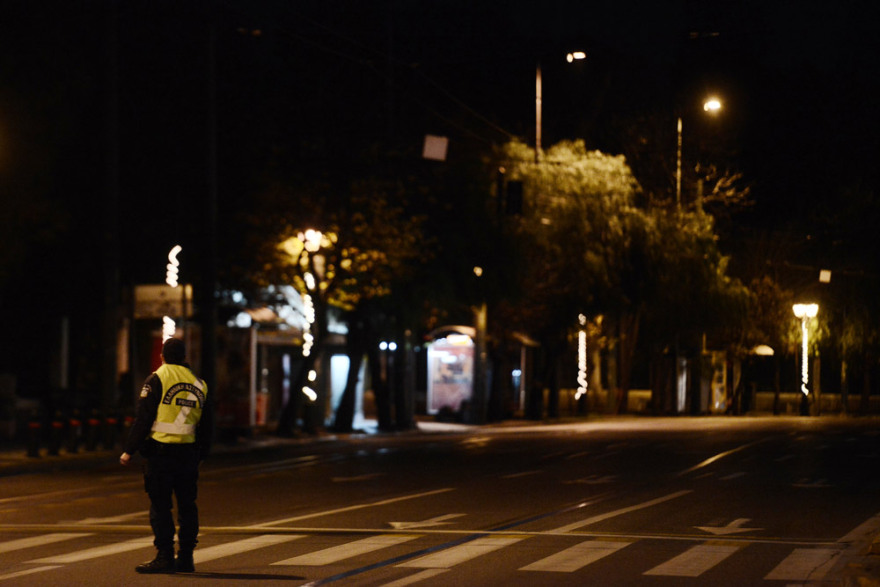 «Φρούριο» η Αθήνα την παραμονή Πρωτοχρονιάς - Αδειοι οι δρόμοι στο κέντρο