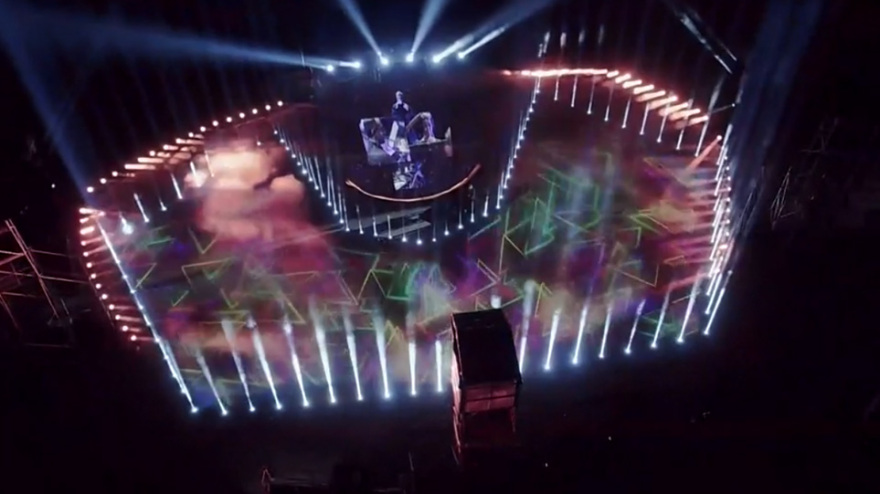 Με ένα φαντασμαγορικό θέαμα η Αθήνα υποδέχτηκε το 2021