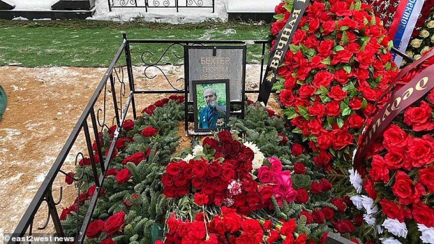 «Αυλαία» στη Μόσχα: Ο κατάσκοπος της KGB Τζορτζ Μπλέικ κηδεύτηκε με στρατιωτικές τιμές