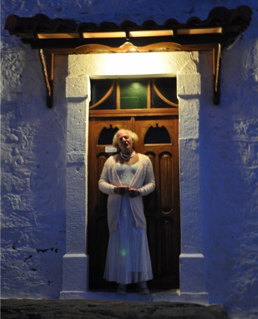  Η «Δήμητρα» της Λέσβου που χλευάζουν τα παιδιά της γειτονιάς της… 