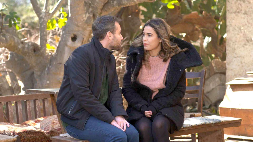 ΕΡΤ: «Χαιρέτα μου τον Πλάτανο» Spoiler - Αναπάντεχες αφίξεις και ανατροπές στα επεισόδια της ερχόμενης εβδομάδας