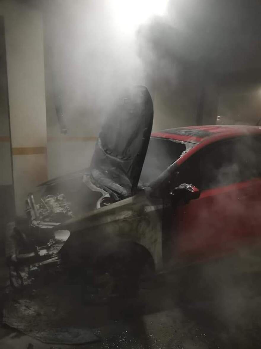 Φωτιά σε γκαράζ πολυκατοικίας στα Βριλήσσια - Ξεκίνησε από βραχυκύκλωμα σε αυτοκίνητο