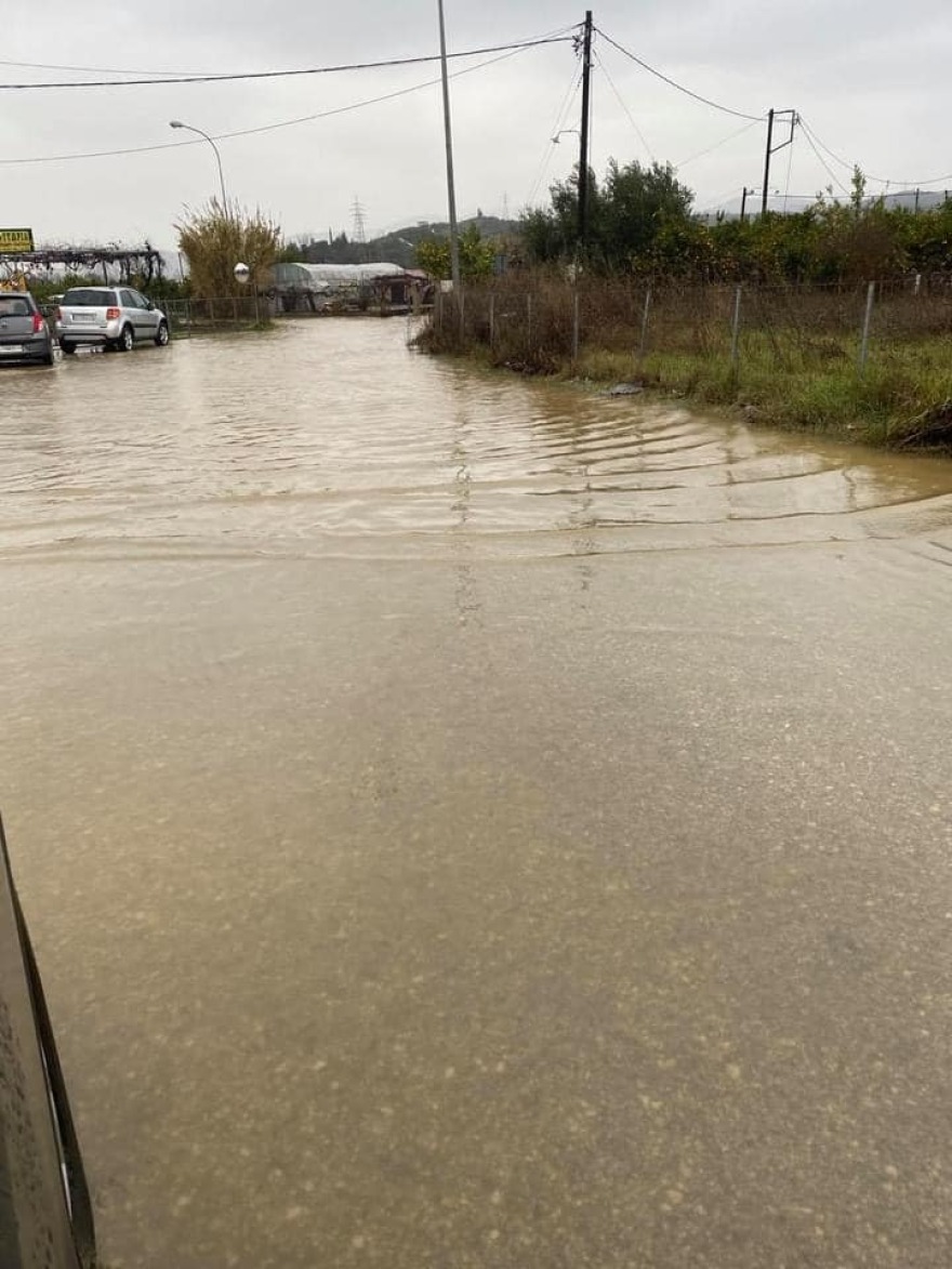 Κακοκαιρία: Προβλήματα σε Ήπειρο και Θεσσαλία – Ανέβηκε η στάθμη του νερού στον Ληθαίο