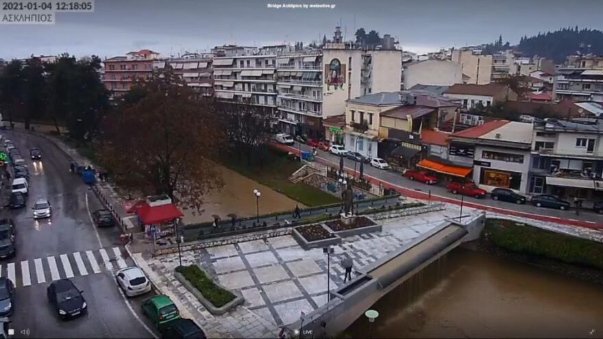 Κακοκαιρία: Προβλήματα σε Ήπειρο και Θεσσαλία – Ανέβηκε η στάθμη του νερού στον Ληθαίο