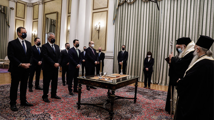 Σε τρεις δόσεις η ορκωμοσία υπουργών και υφυπουργών: Τα rapid test και ο πολιτικός όρκος