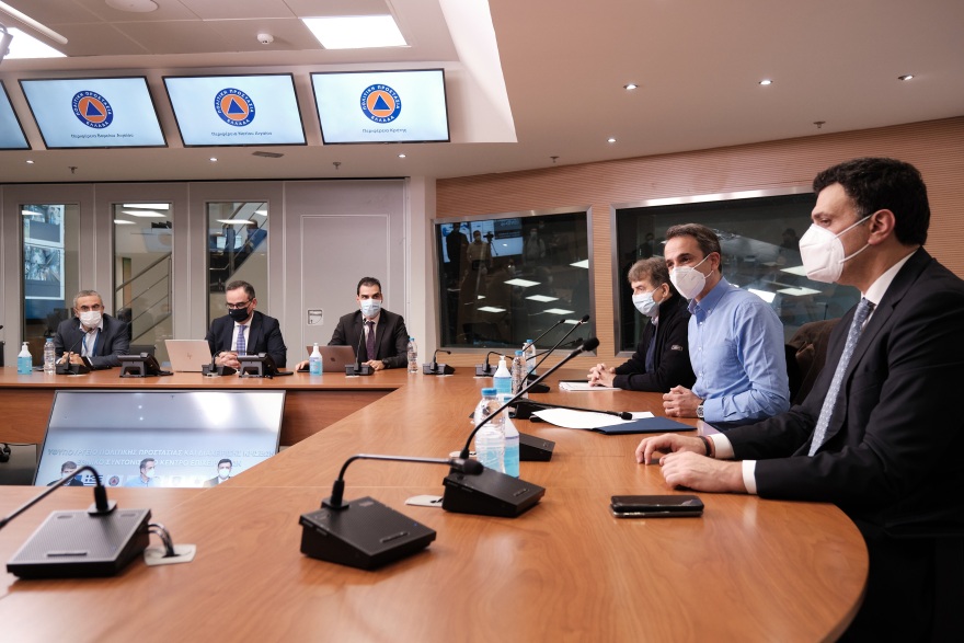 Ο Μητσοτάκης στη ΓΓ Πολιτικής Προστασίας: Μέχρι στιγμής έχουν γίνει πάνω από 16.000 εμβολιασμοί