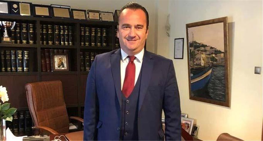 Δικογραφία για τη δολοφονία 81χρονου στο Πέραμα: Δολοφόνησε, έκαψε τον νονό του και τον άφησε με το εσώρουχο 