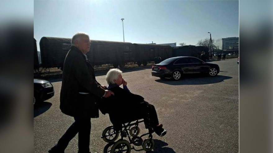 Κορωνοϊός: Εμβολιάστηκε 98χρονη επιζήσασα του Αουσβιτς στη Θεσσαλονίκη