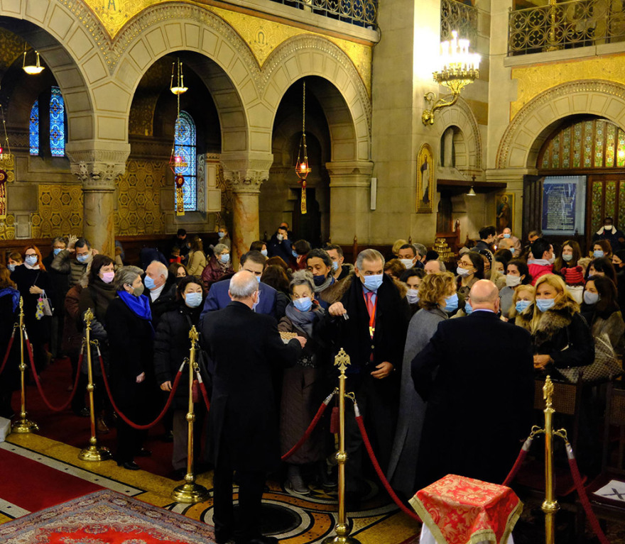 Φωτογραφίες: Πώς γιόρτασαν τα Θεοφάνια οι Έλληνες στο Παρίσι