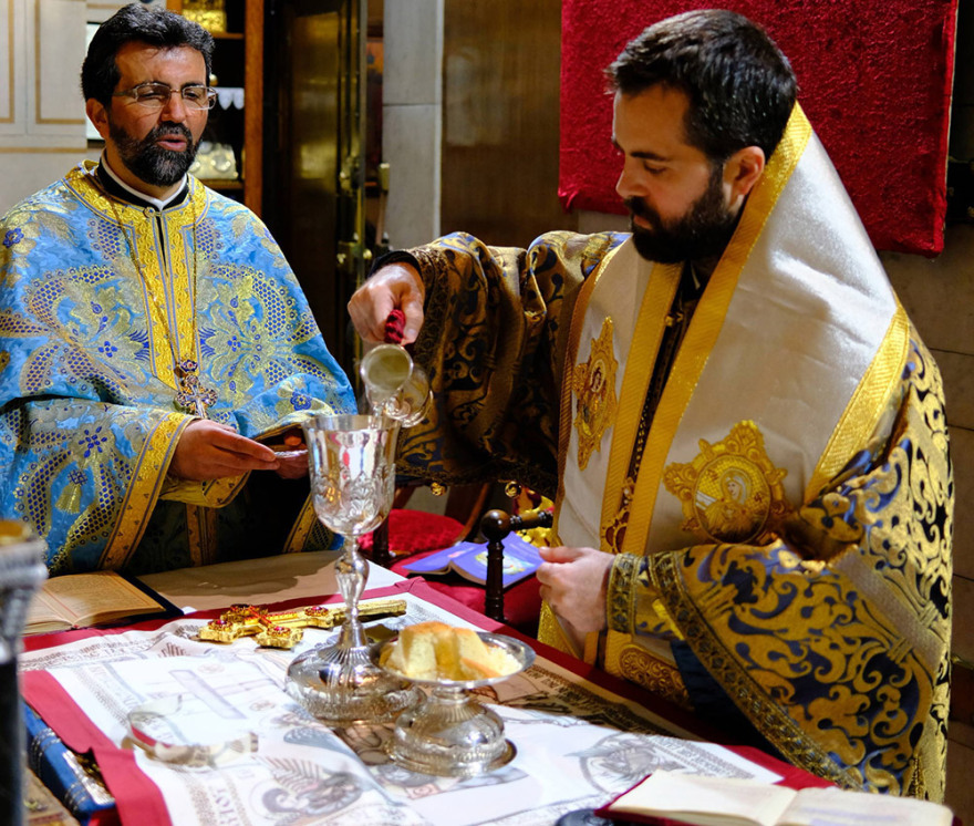 Φωτογραφίες: Πώς γιόρτασαν τα Θεοφάνια οι Έλληνες στο Παρίσι