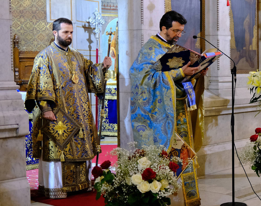 Φωτογραφίες: Πώς γιόρτασαν τα Θεοφάνια οι Έλληνες στο Παρίσι