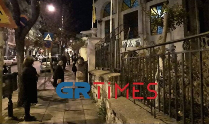 Θεοφάνεια - Θεσσαλονίκη: Από το ξημέρωμα στις εκκλησίες για τον αγιασμό