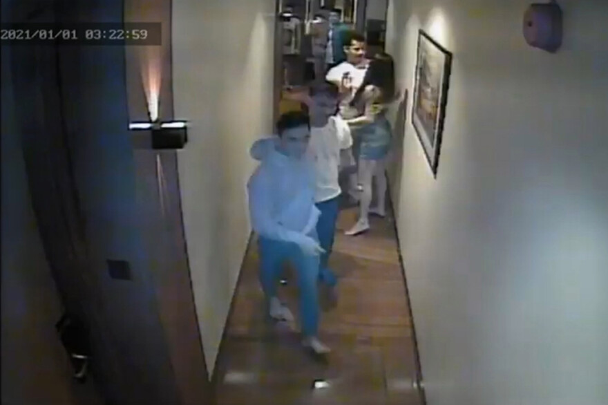 Φιλιππίνες: Οι τελευταίες στιγμές της αεροσυνοδού που βρέθηκε νεκρή - 11 κατηγορούμενοι για τον βιασμό της