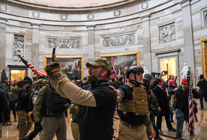 Εισβολή στο Καπιτώλιο: Τα 25 φωτογραφικά «κλικ» που θα μείνουν στην ιστορία