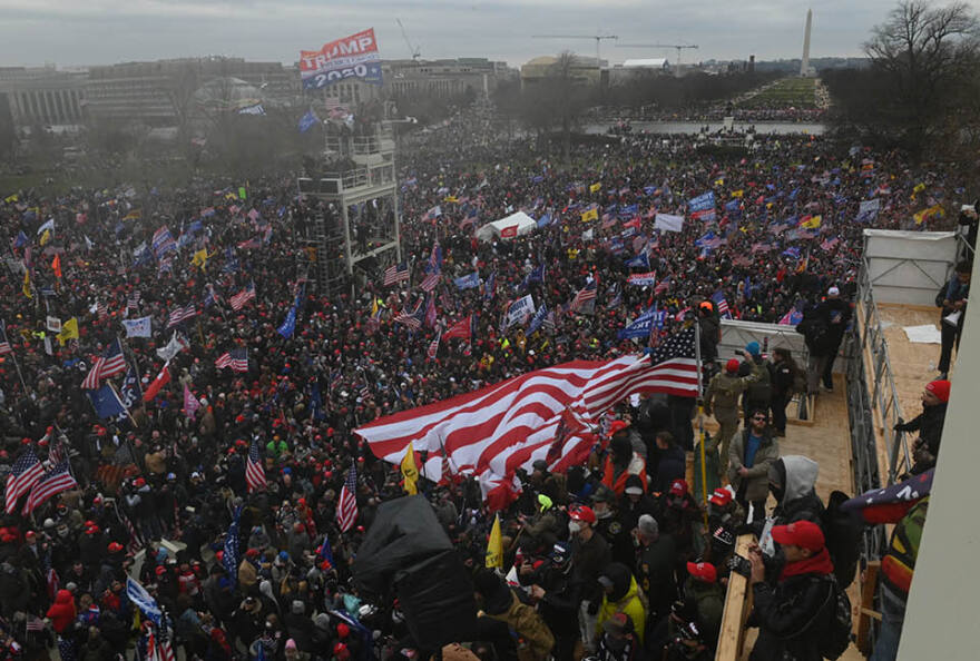 Εισβολή στο Καπιτώλιο: Τα 25 φωτογραφικά «κλικ» που θα μείνουν στην ιστορία