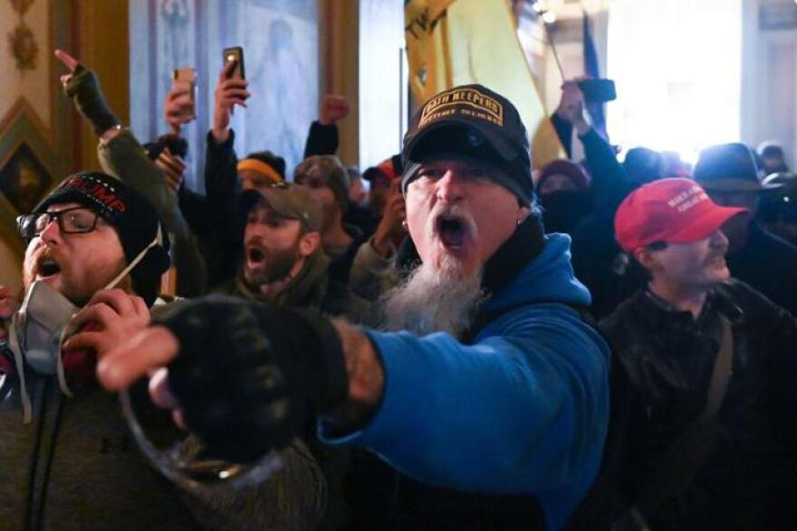 Τζον Σέιφερ: O ακραίος χεβιμεταλάς που πρωτοστάτησε στην επίθεση στο Καπιτώλιο και είχε περάσει και από την Αθήνα - Δείτε video