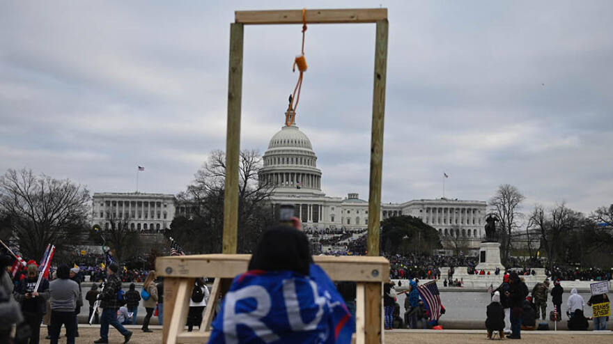 Χάος στις ΗΠΑ με την εισβολή στο Καπιτώλιο: Οι 4 ώρες που συγκλόνισαν τον κόσμο