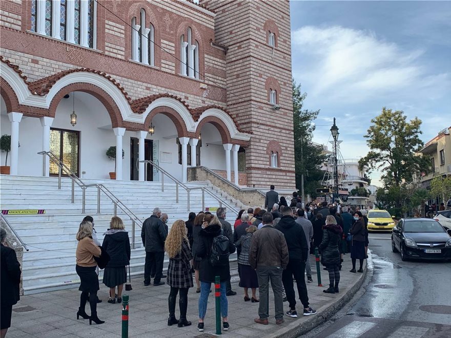 Φώτα: Κραυγή αγωνίας από τους επιστήμονες για τα «ιερά παρατράγουδα»