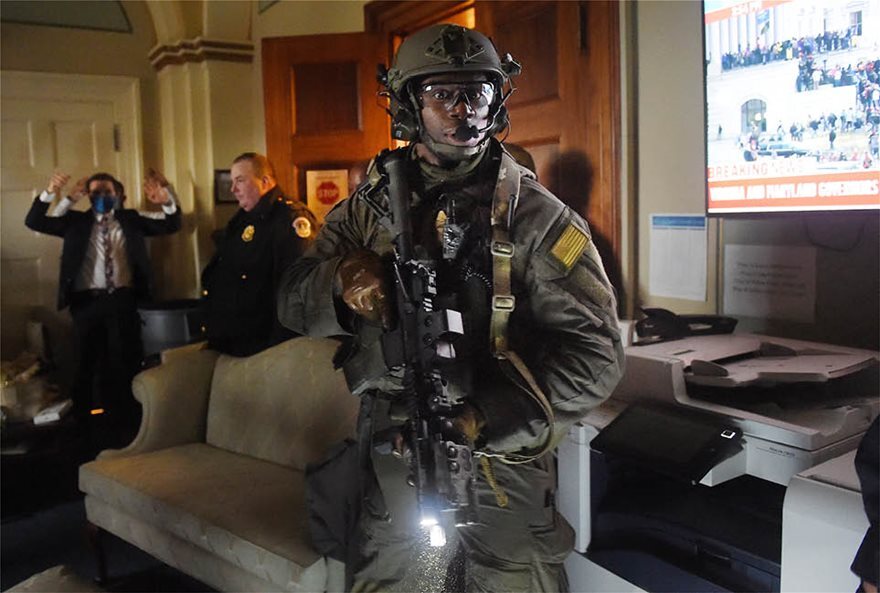 Εισβολή στο Καπιτώλιο: «Εύθραυστη και ευάλωτη» - Ιράν, Κίνα και Ρωσία χλευάζουν τη δημοκρατία των ΗΠΑ