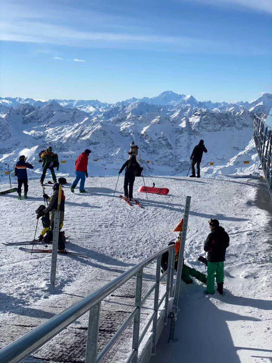 Δεύτερο «Ντουμπάι» για Έλληνες τουρίστες τα χιονοδρομικά της Ελβετίας