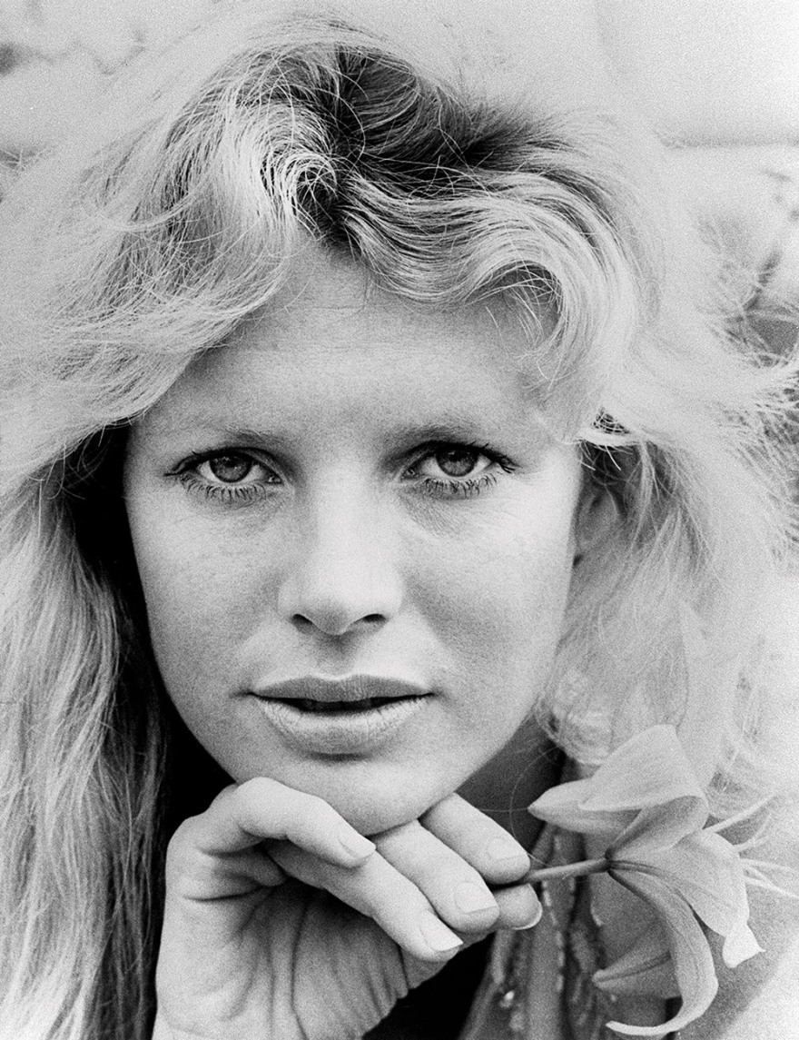 Μοντέρνα Λυσιστράτη η Κιμ Μπέισινγκερ - Το σύμβολο του σεξ που αποκήρυξε το στερεότυπο της γυναίκας