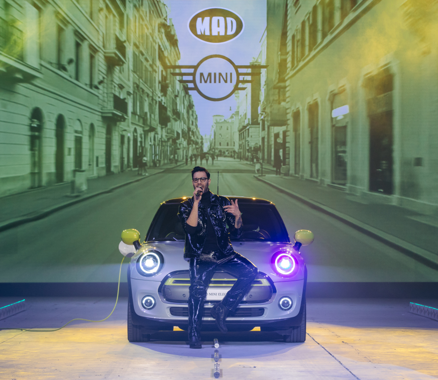 MADWALK 2020: Ο μοναδικός θεσμός που ενώνει τη μουσική με τη μόδα - Φωτογραφίες