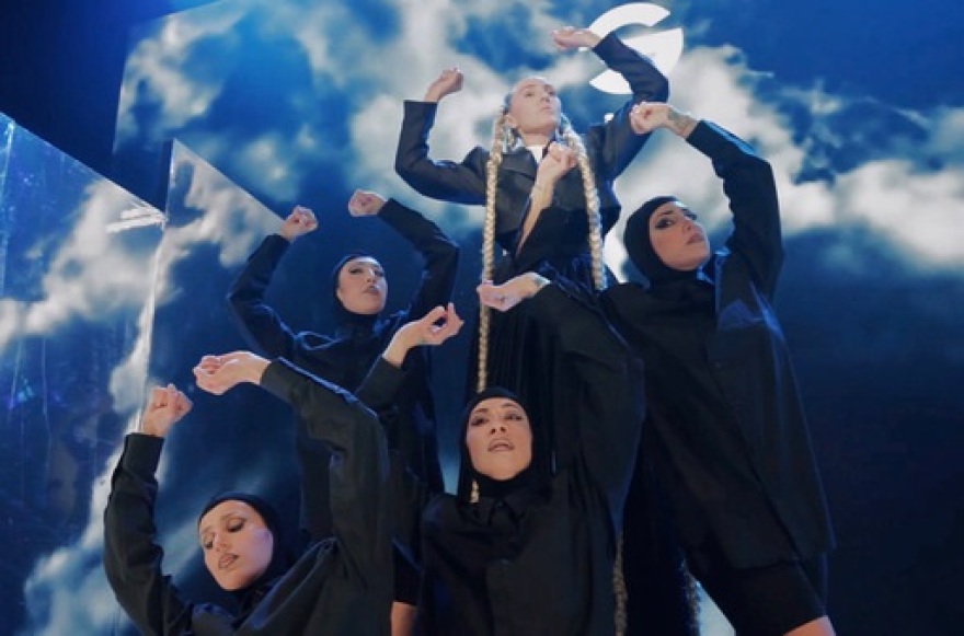 Τάμτα: Η iconic εμφάνιση στα σημερινά MadWalk - Φωτογραφίες