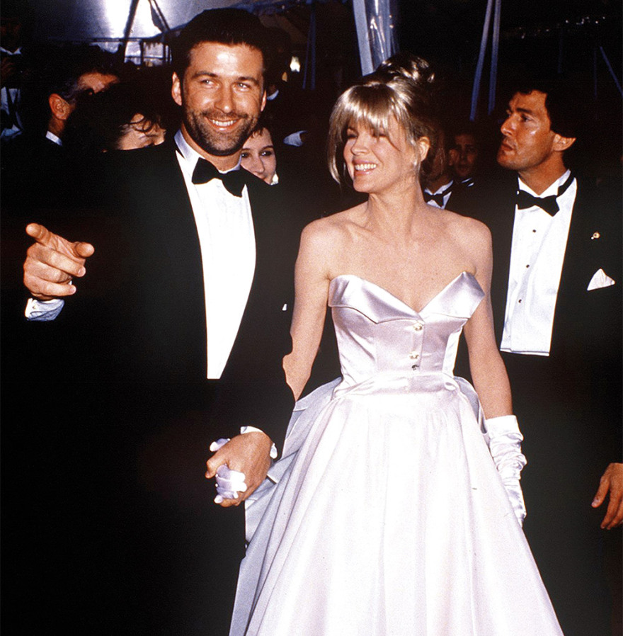 Μοντέρνα Λυσιστράτη η Κιμ Μπέισινγκερ - Το σύμβολο του σεξ που αποκήρυξε το στερεότυπο της γυναίκας