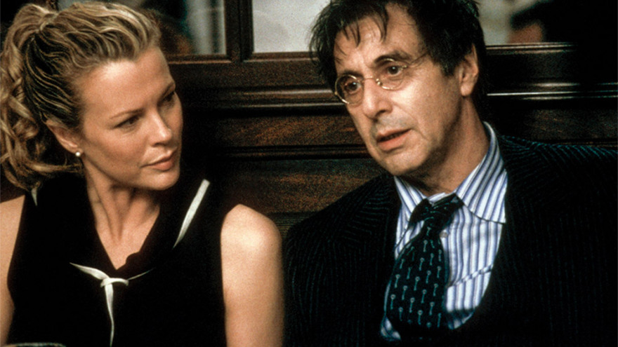 Μοντέρνα Λυσιστράτη η Κιμ Μπέισινγκερ - Το σύμβολο του σεξ που αποκήρυξε το στερεότυπο της γυναίκας