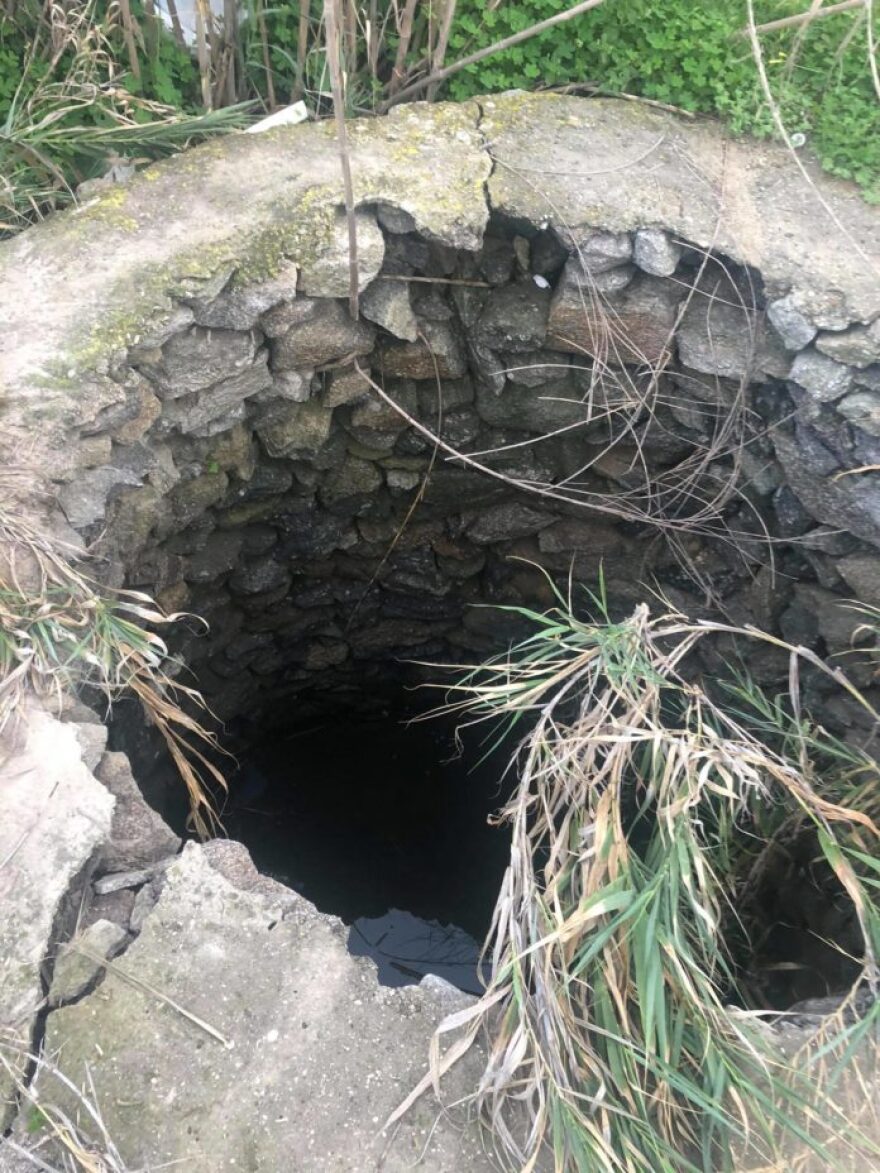 Μύκονος: Καρέ – καρέ η επιχείρηση διάσωσης σκύλου που έπεσε σε πηγάδι – Δείτε βίντεο