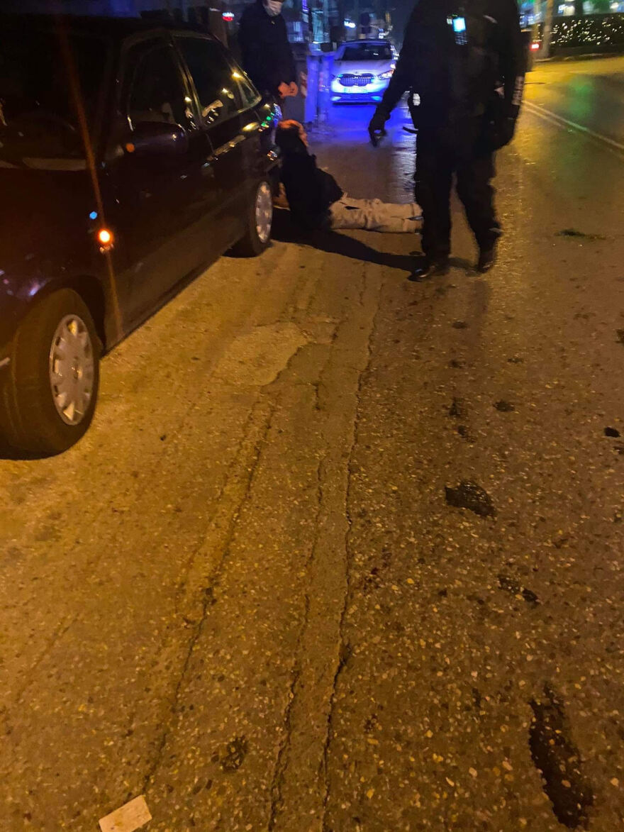 Τροχαίο με εγκατάλειψη στον Άγιο Στέφανο - Ντελιβεράς χτύπησε πεζό 