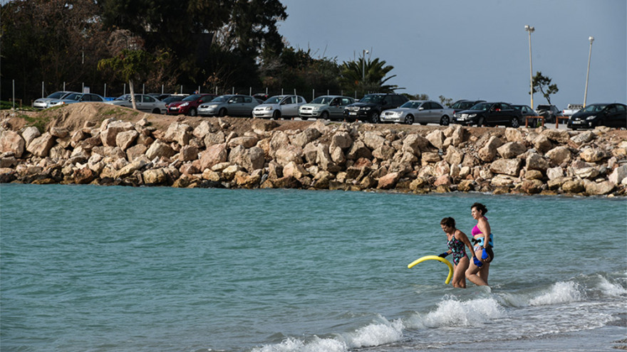 Καβούρι- Βουλιαγμένη: Ποιο lockdown; - Χαμός στις παραλίες 