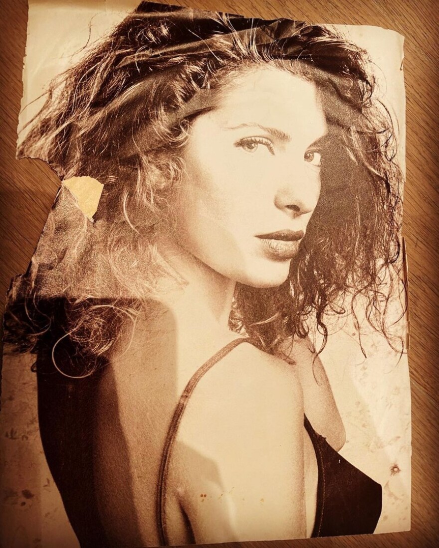 Ελένη Μενεγάκη: Η σκισμένη φωτογραφία από τα παλιά