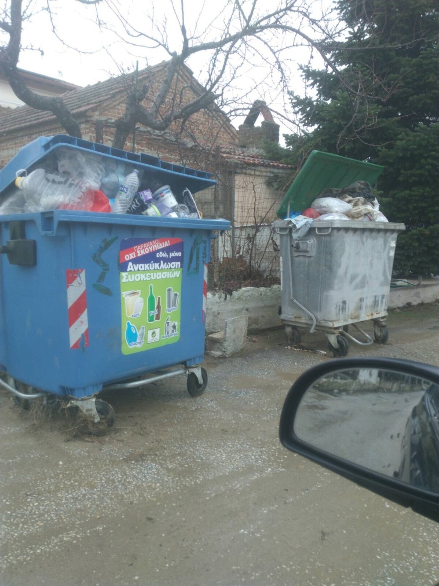 Ευκαρπία Σερρών: Μετά τις πλημμύρες, έμειναν τα... σκουπίδια κι ο κίνδυνος εξάπλωσης ασθενειών