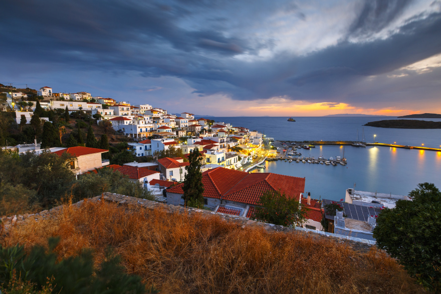 Η Άνδρος στη λίστα των New York Times με τους 52 αγαπημένους προορισμούς του 2021