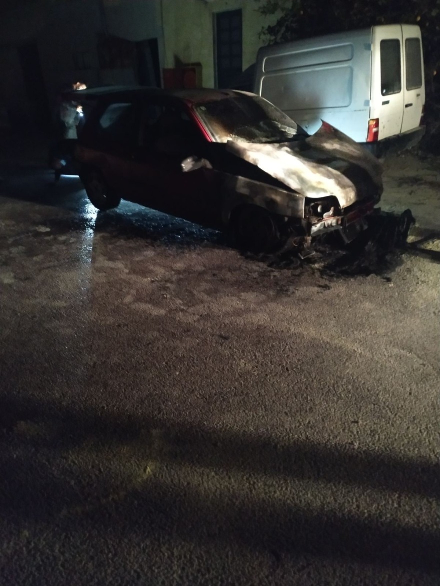 Δείτε βίντεο: Βόμβα σε αυτοκίνητο δημοσιογράφου έξω από τηλεοπτικό σταθμό