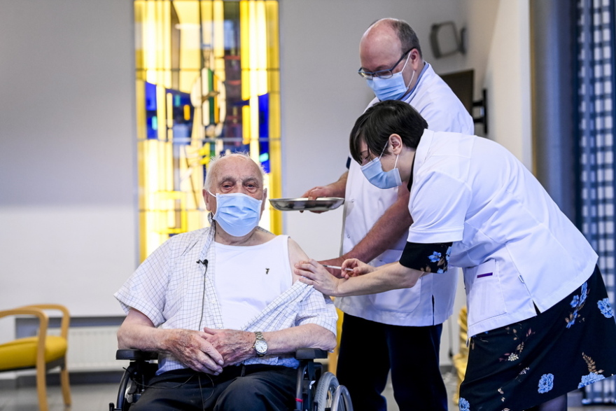 Φον ντερ Λάιεν - Σχοινάς:  «Η Ευρώπη ενωμένη απέναντι στον ιό»