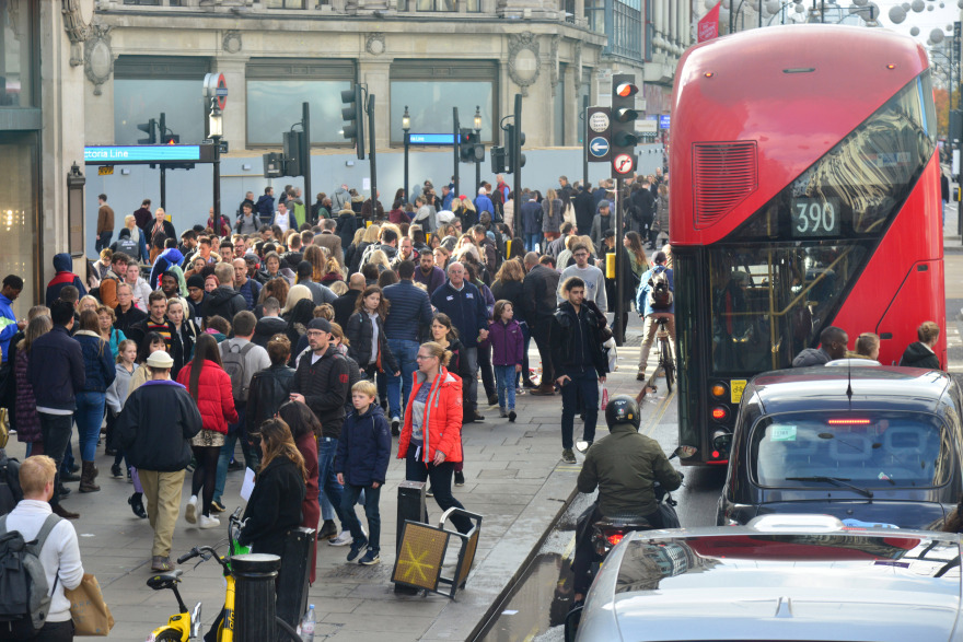 Έλληνας στο Λονδίνο: Η κατάσταση με τον κορωνοϊό είναι εκτός ελέγχου 