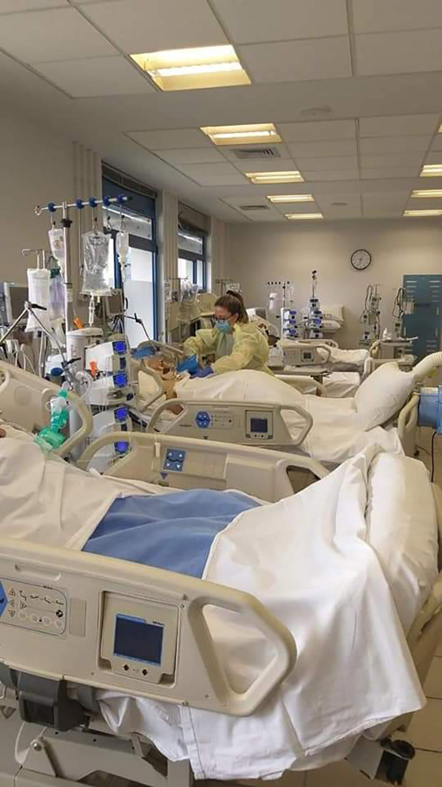 Κορωνοϊός - Κύπρος: Συγκλονίζουν οι εικόνες από τις ΜΕΘ - «Συνεχίζουμε και θα κερδίσουμε»