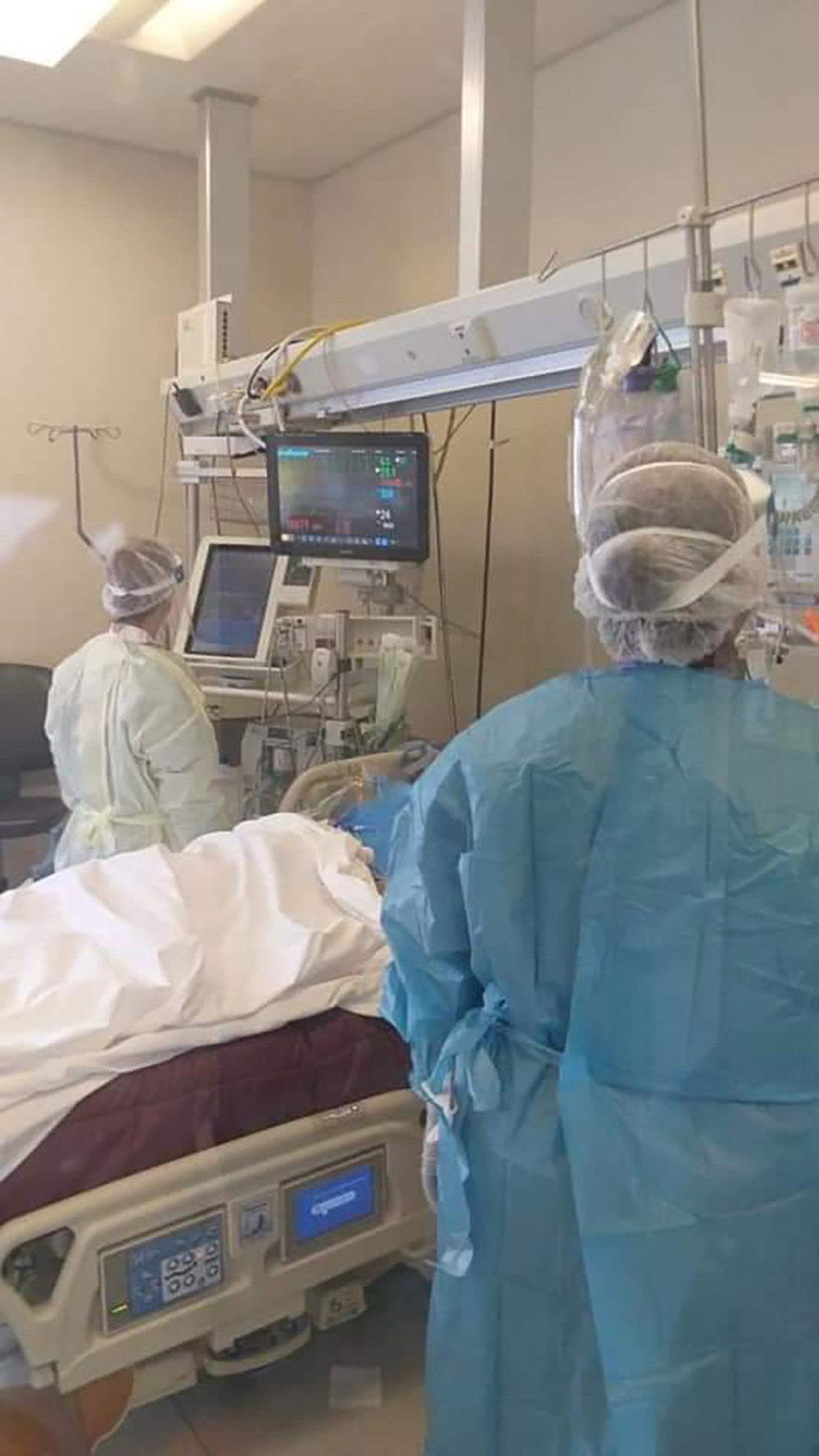 Κορωνοϊός - Κύπρος: Συγκλονίζουν οι εικόνες από τις ΜΕΘ - «Συνεχίζουμε και θα κερδίσουμε»