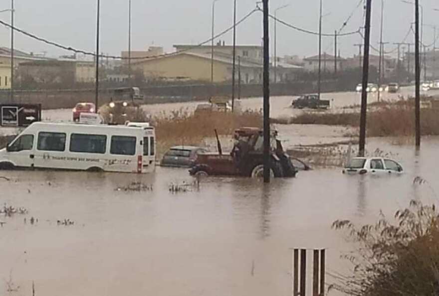 Καιρός: Στη δίνη της κακοκαιρίας η Βόρεια Ελλάδα - Προβλέψεις για χιόνια σε Αττική και Θεσσαλονίκη